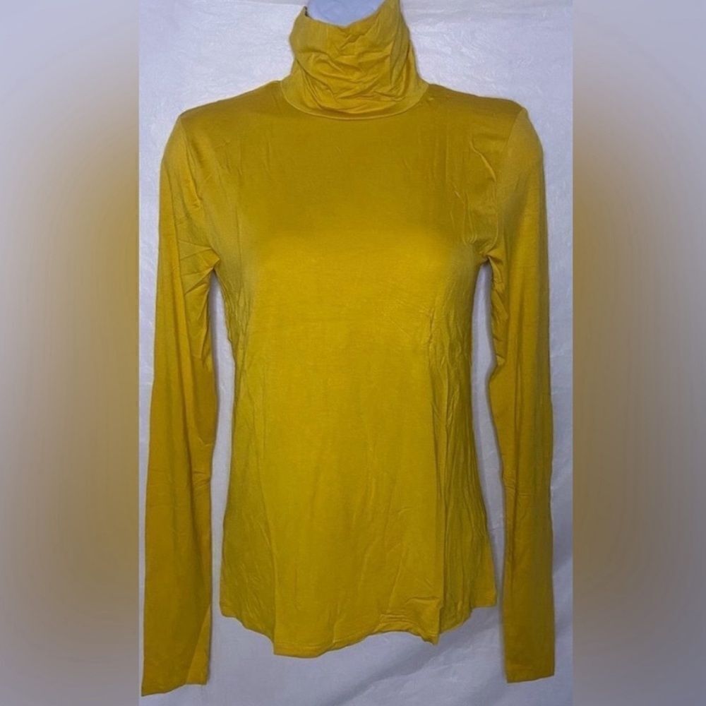 Fashion Nova Turtle Neck Long Sleeve Size M